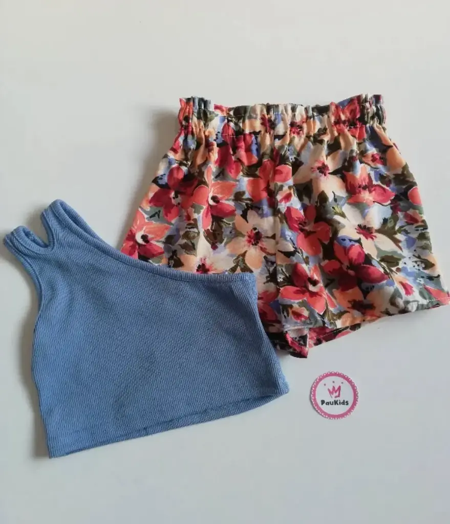 Set x2 blusa celeste short flores