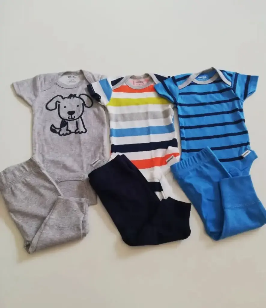 Set x6 bodysuits con pantalones perrito y colores