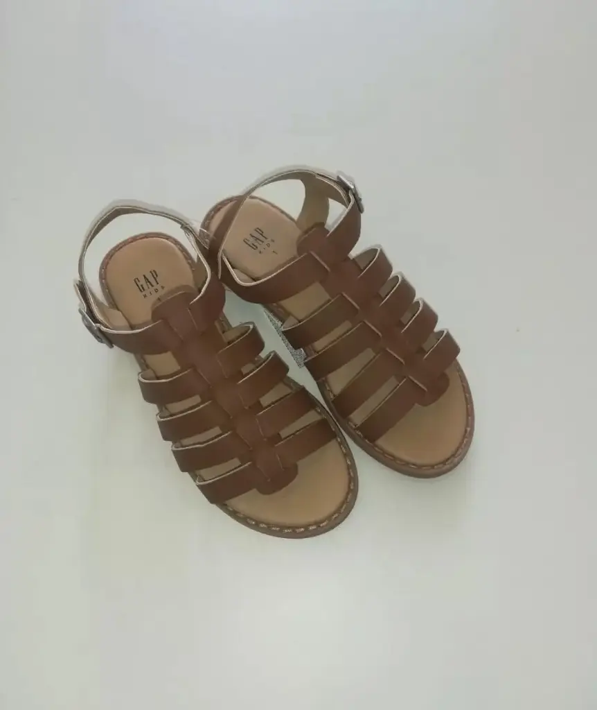 Zapatillas tiras café velcro