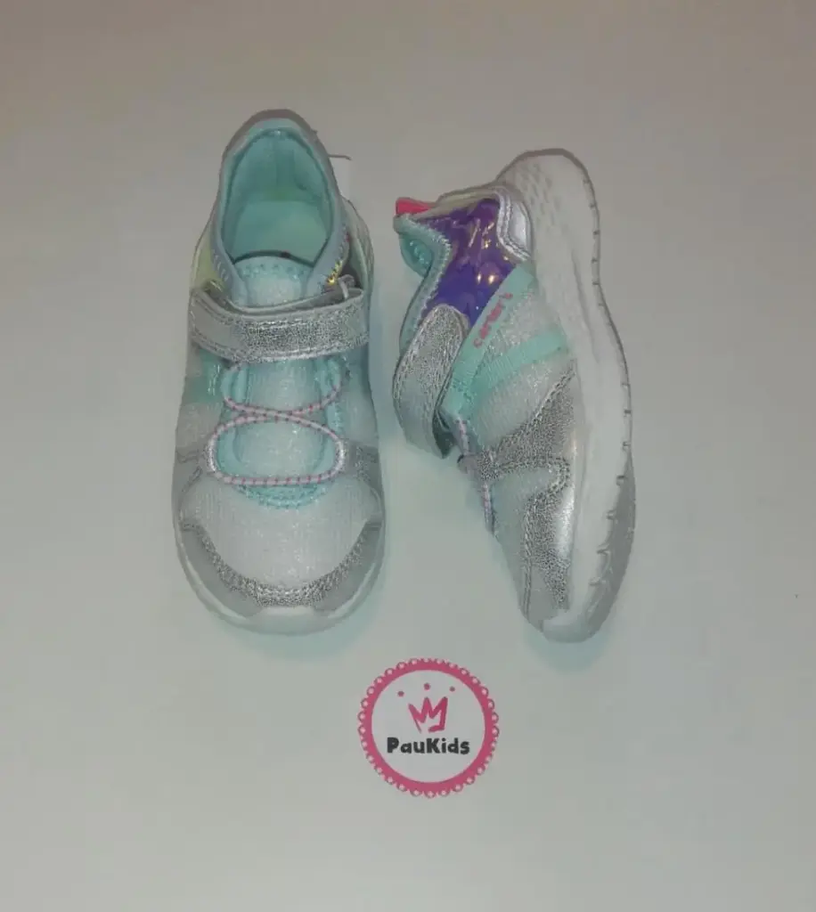 Zapatos deportivos blancos tornasol