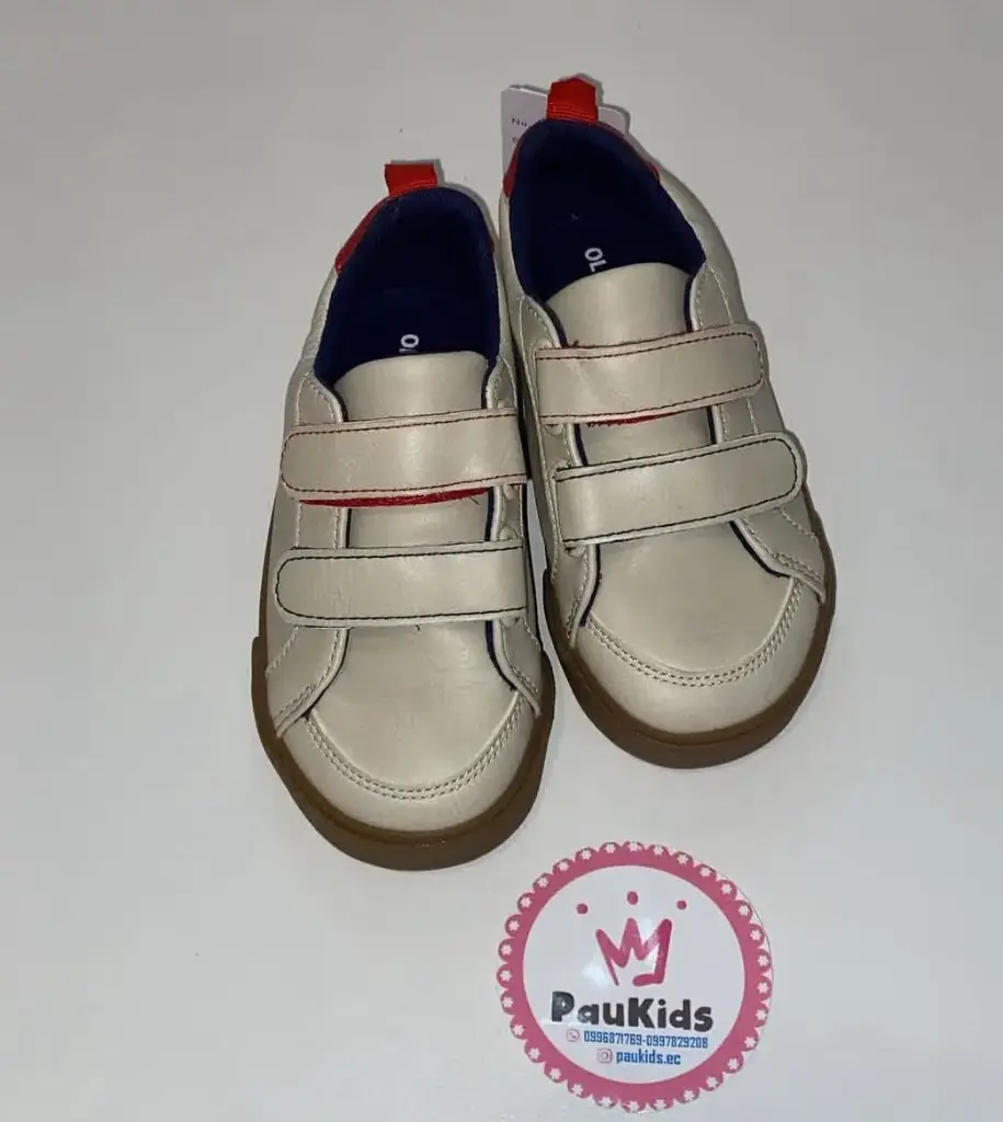 Zapatos beige con velcro