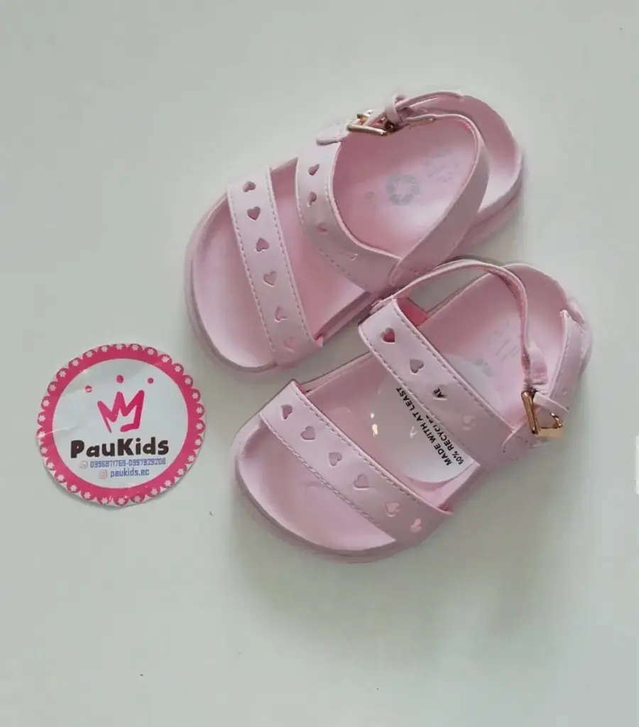 Zapatillas rosadas corazones
