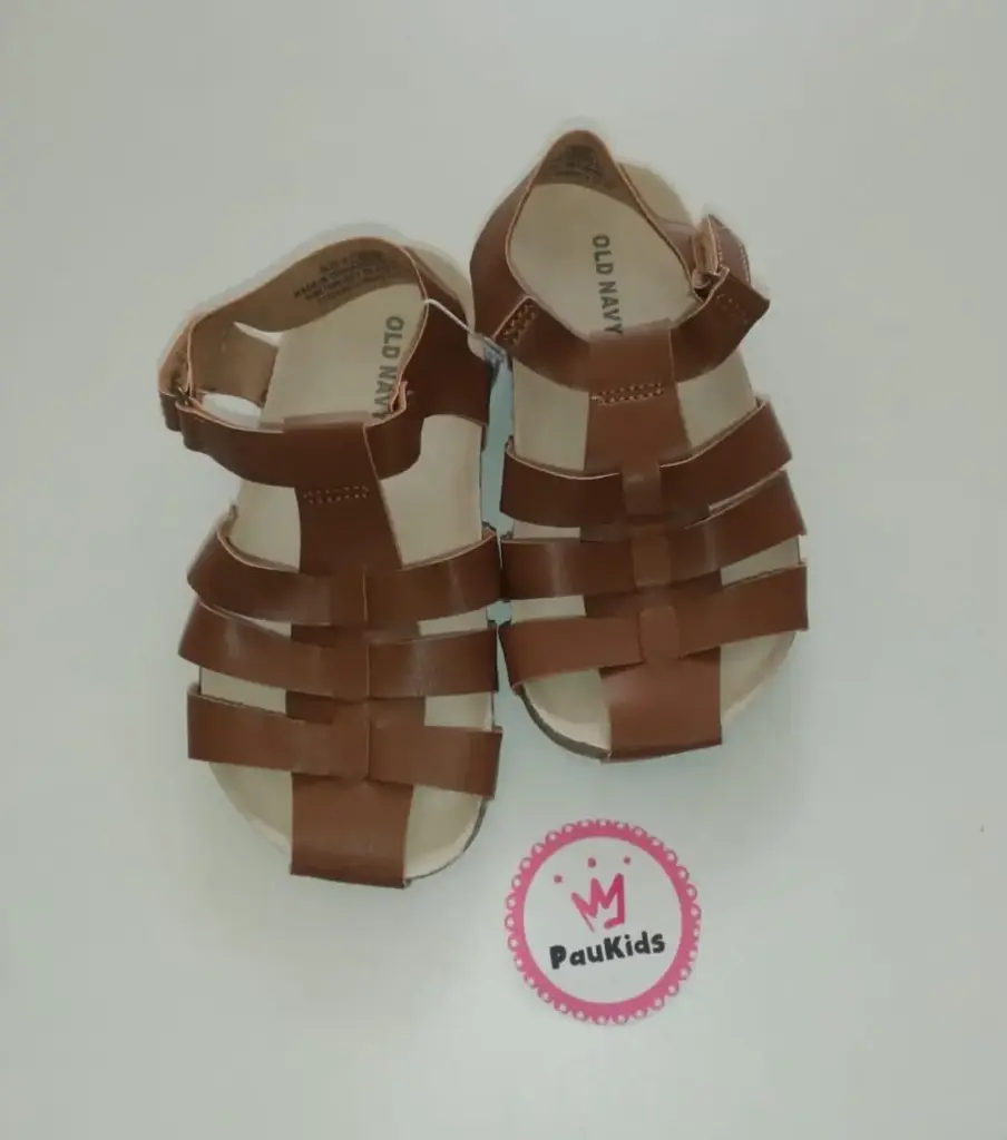 Zapatillas café tiras  