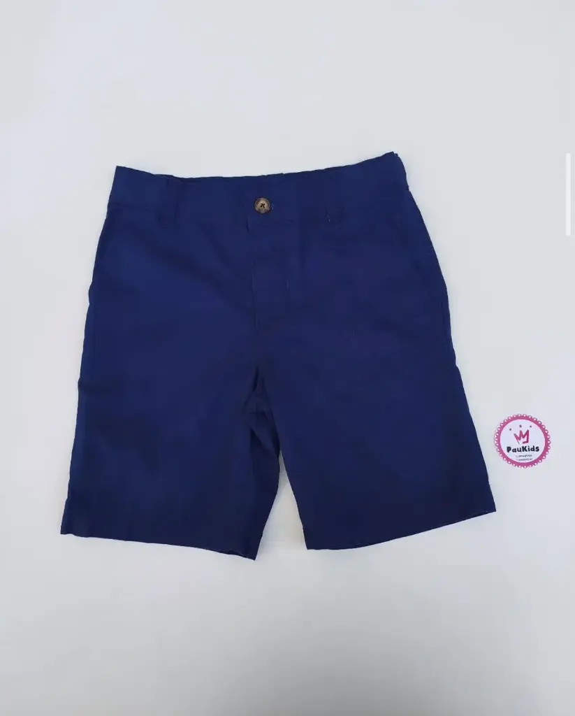 Pantaloneta azul con botón