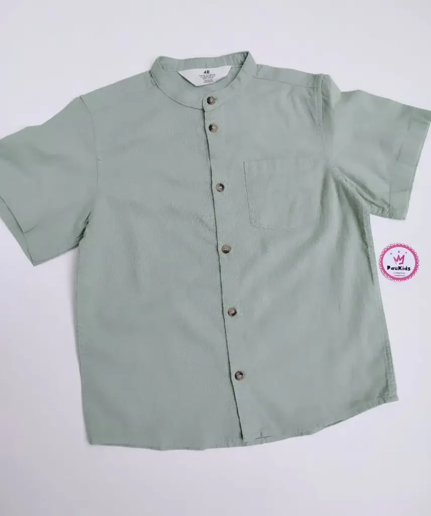 Camisa verde oliva cuello redondo