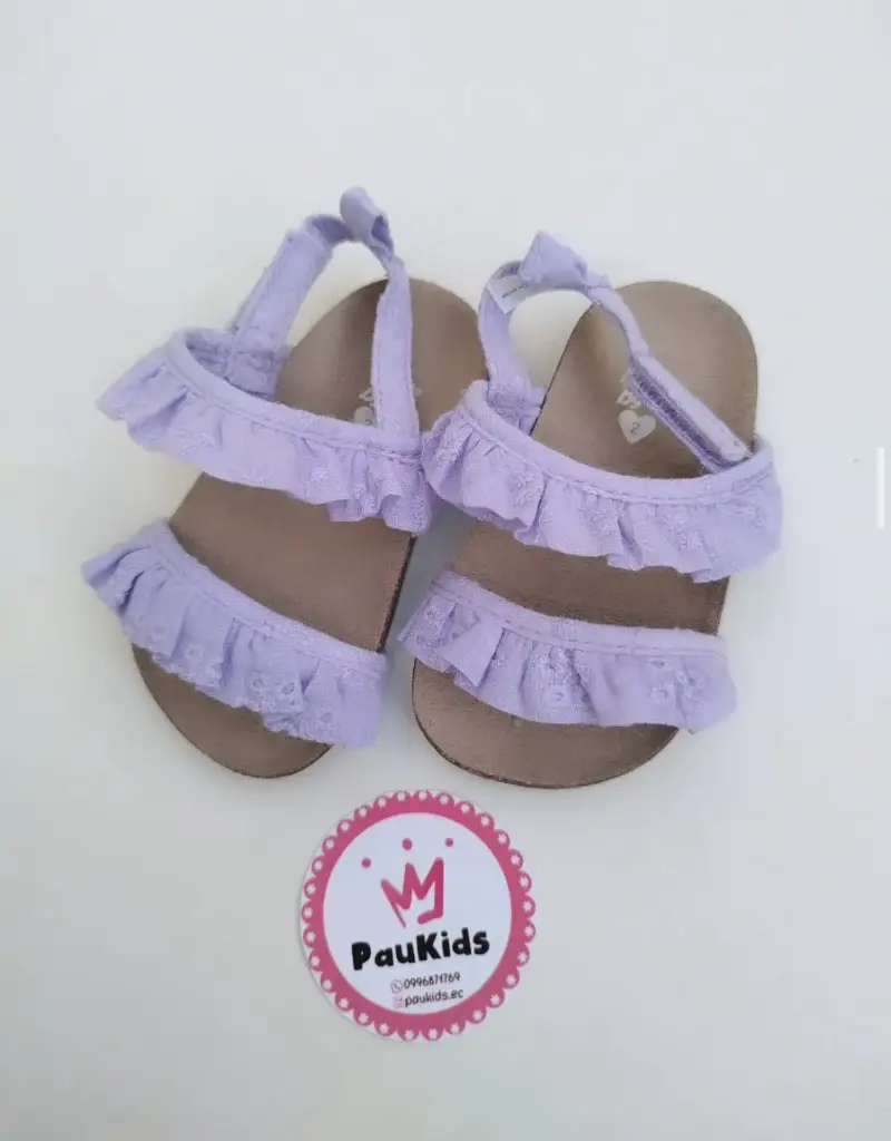 Zapatillas lila encaje