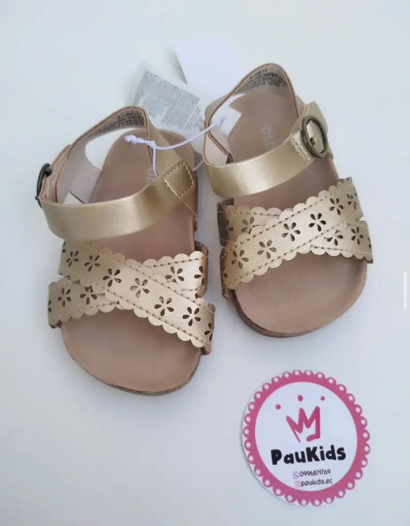 Zapatillas doradas diseño flores