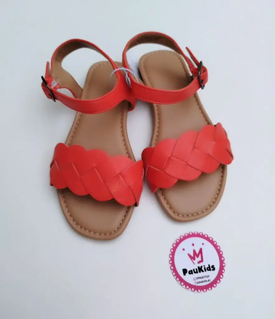 Zapatillas rojas trenzado 