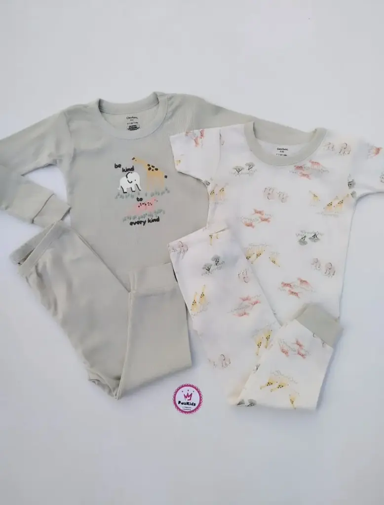 Set x4 pijamas gris animales safari