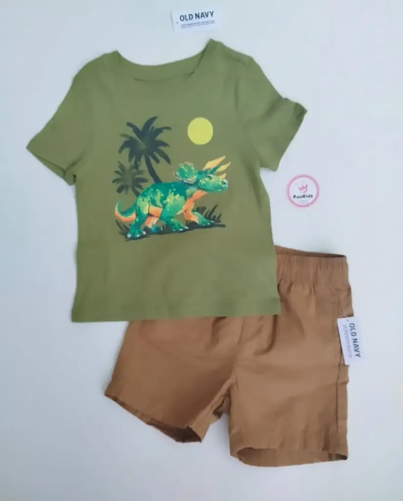 Set x2 Camiseta verde dino y short caqui