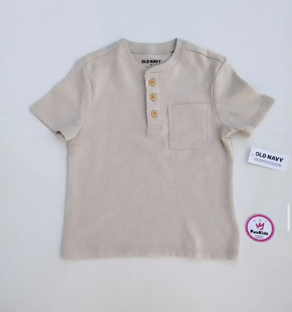 Camiseta beige botones caqui 