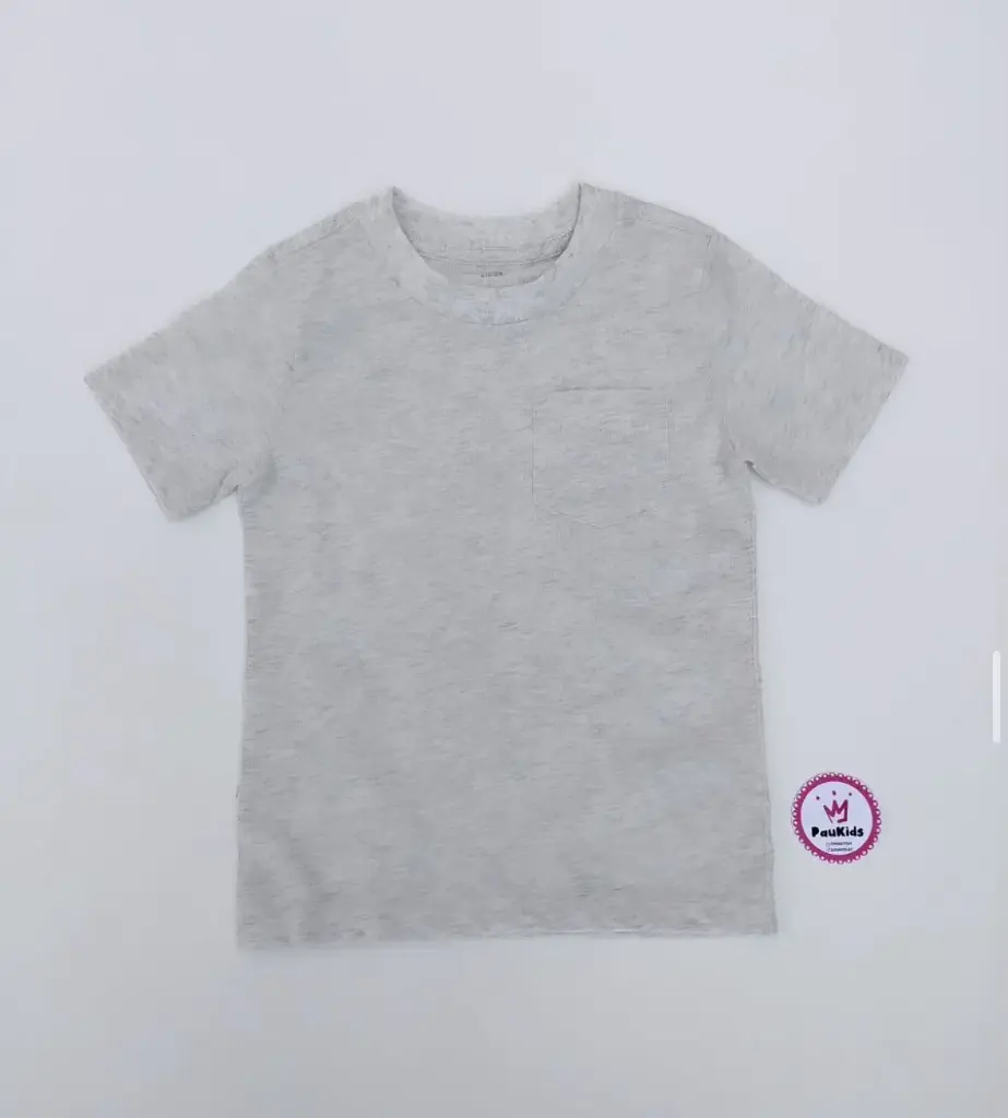 Camiseta gris bolsillo