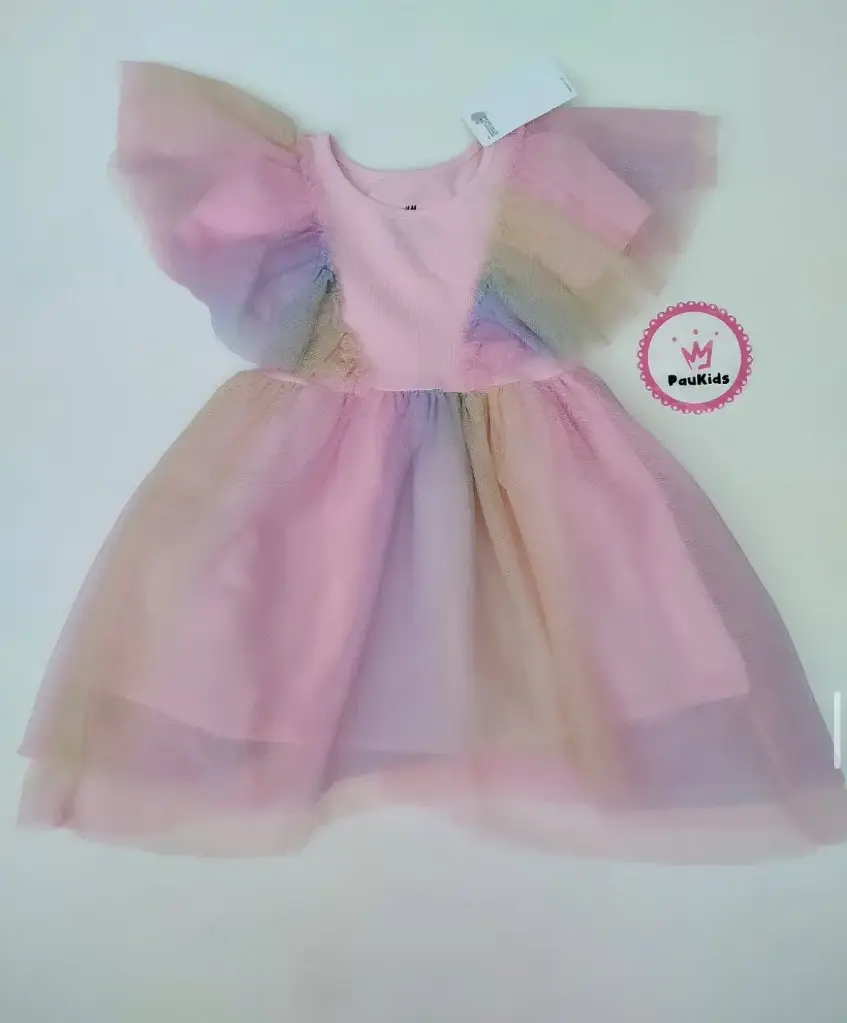 Vestido rosa con tul colorido