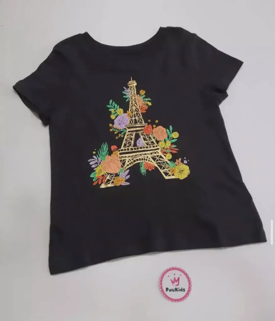 Blusa negra torre eiffel / flores
