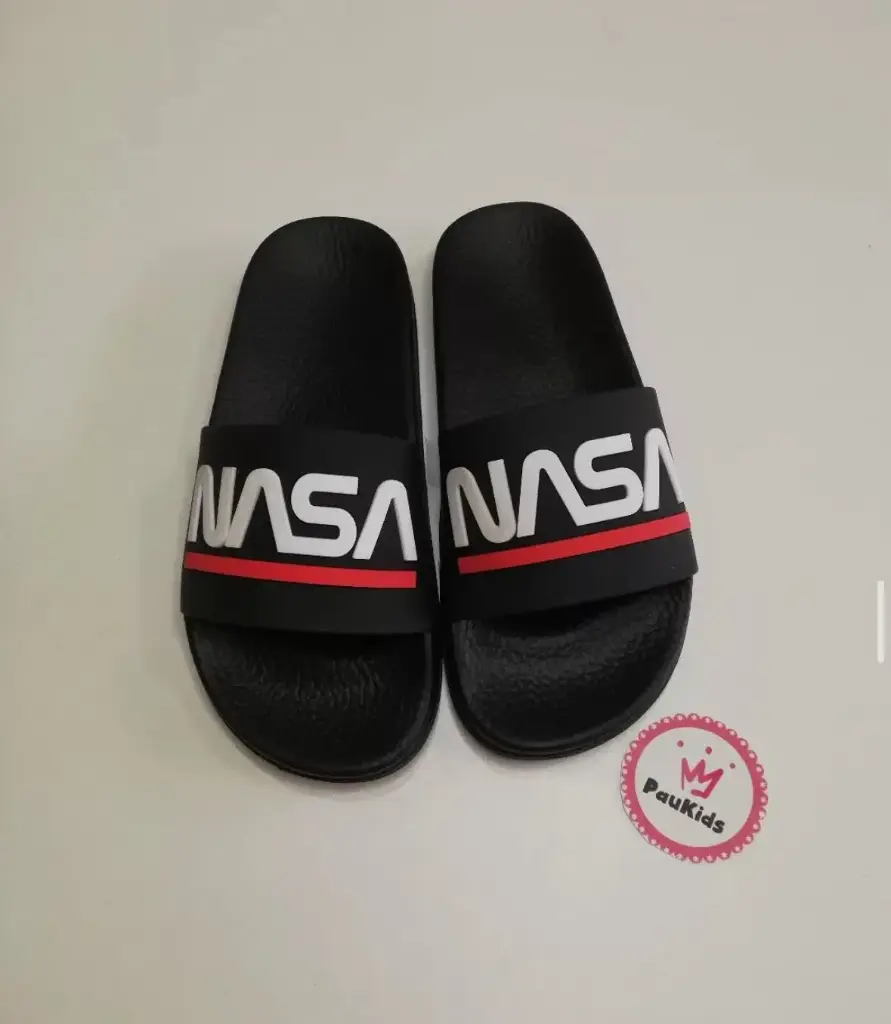 Zapatillas de meter negras Nasa