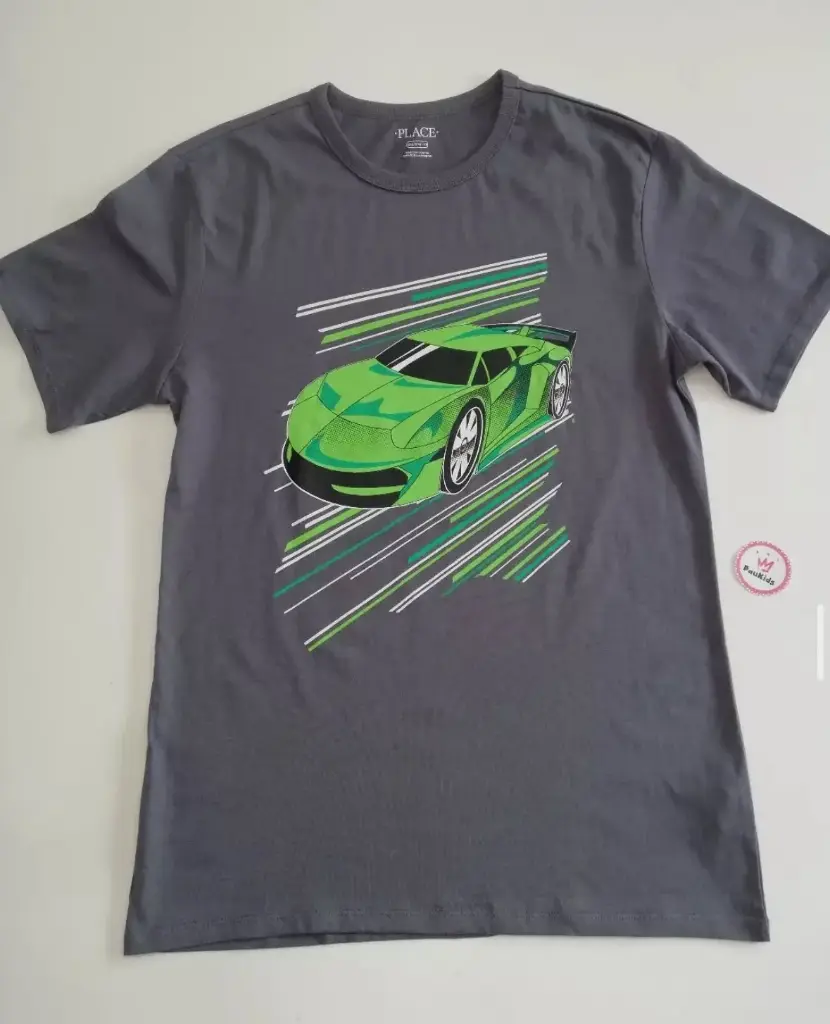 Camiseta gris auto verde