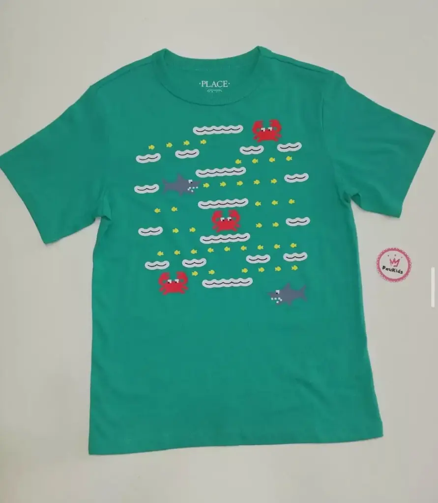 Camiseta turquesa cangrejos y tiburones