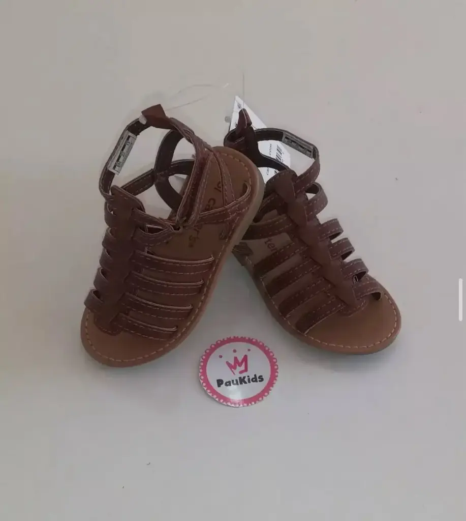 Zapatillas café tiras 