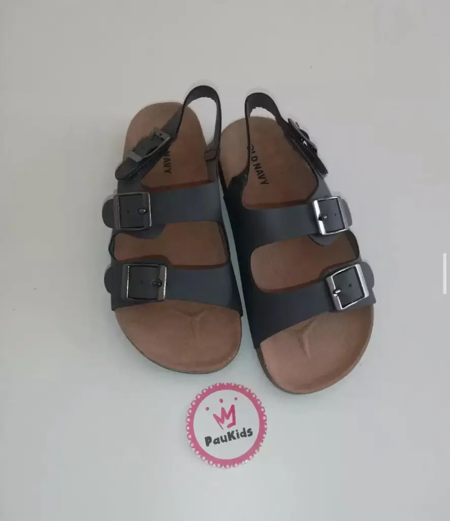 Zapatillas gris oscuro hebilla 