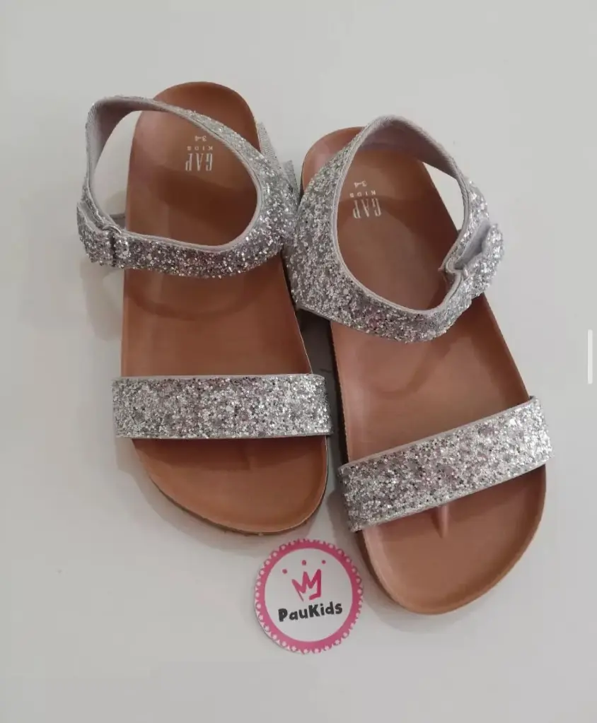 Zapatillas plateadas con brillos