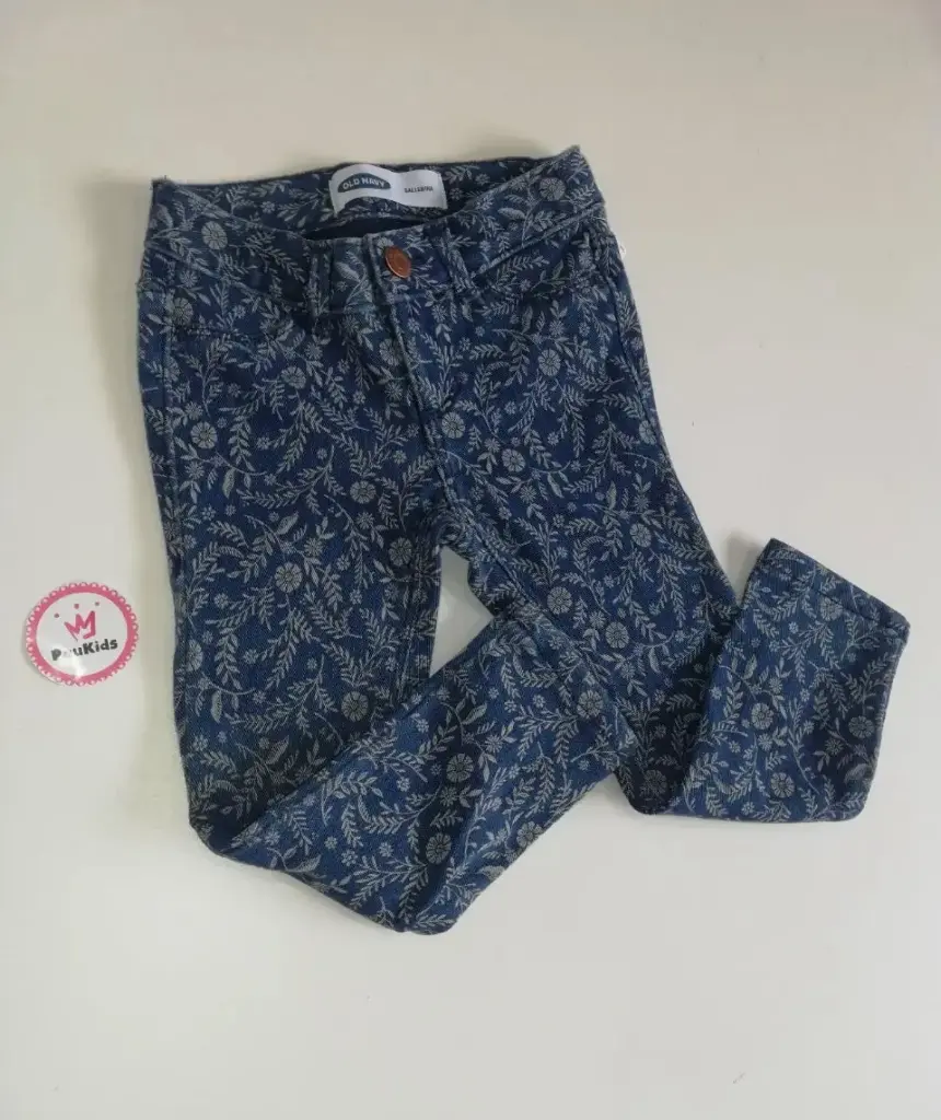 Pantalon jean azul flores blancas