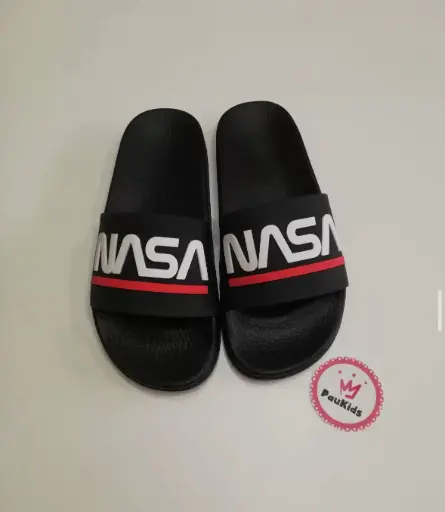 Zapatillas de meter negras Nasa