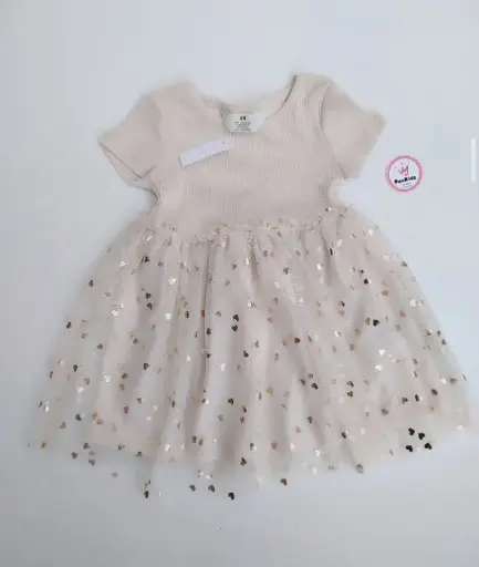 Vestido beige tul corazones brillos
