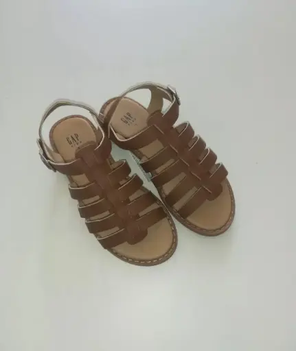 Zapatillas tiras café velcro